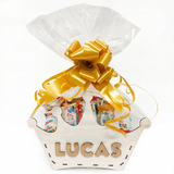 Caja de Madera "Corona" Personalizada con Surtido Kinder El regalo definitivo para el rey o la reina de la casa.